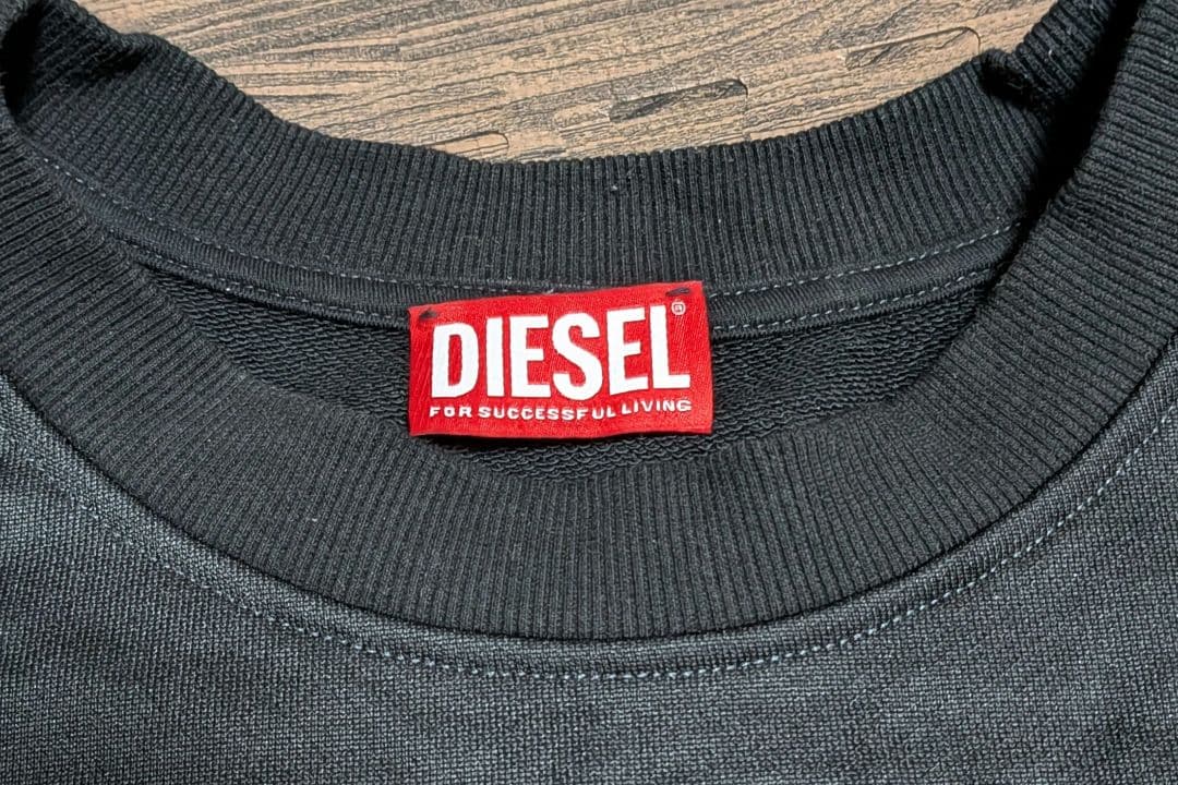 【完売品】DIESEL ブラック クルーネック スウェット