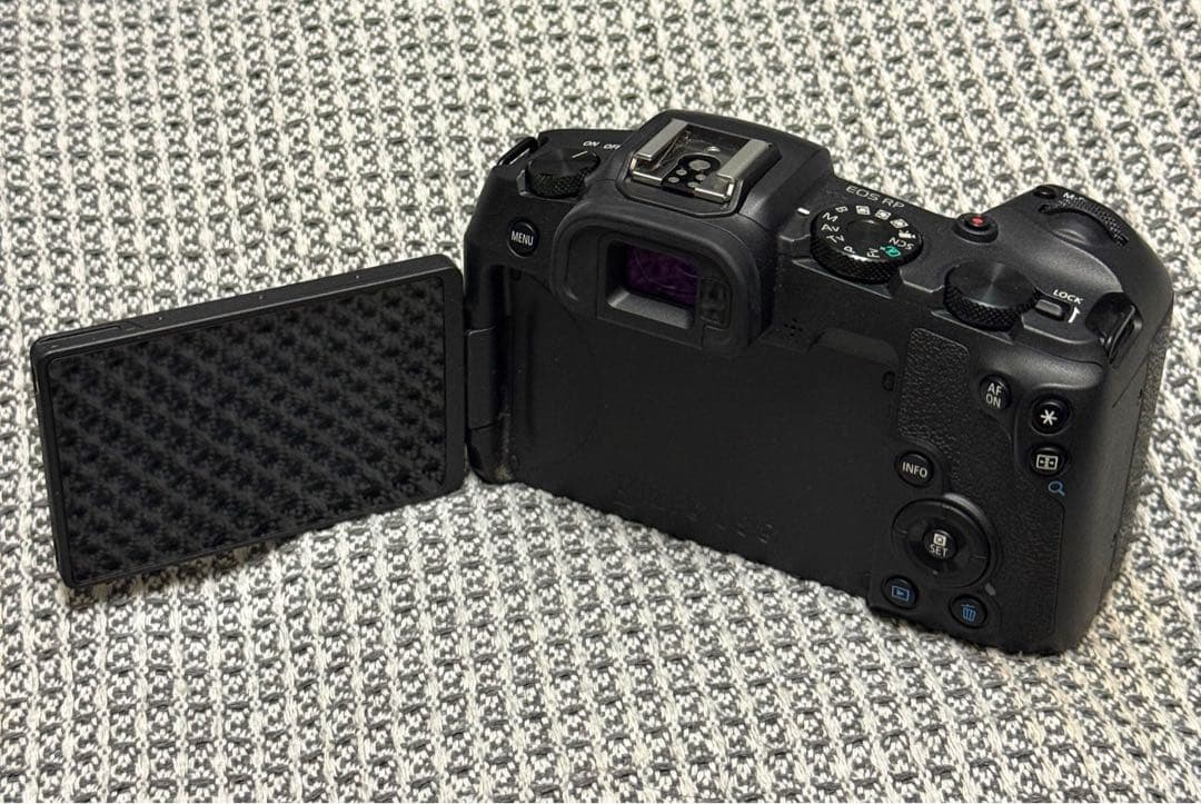 O*T様 Canon EOS RP ミラーレス一眼 標準、望遠ズームレンズ計2本