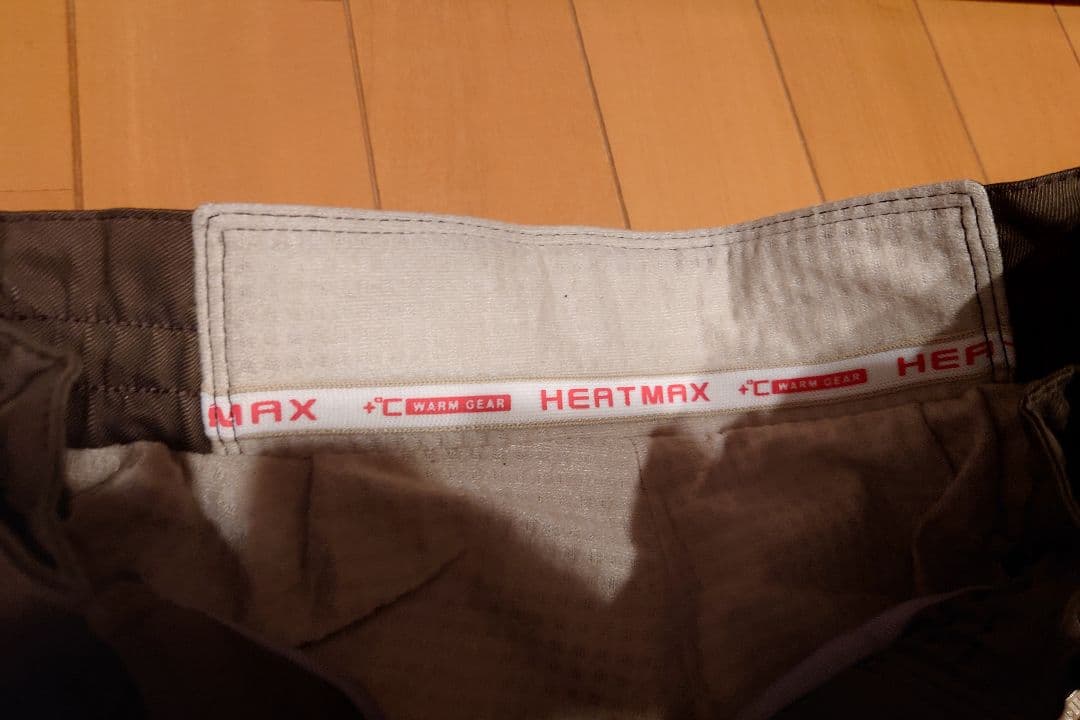 ellesseスキーウェア上下セット　ゴーグル＆グローブ付き