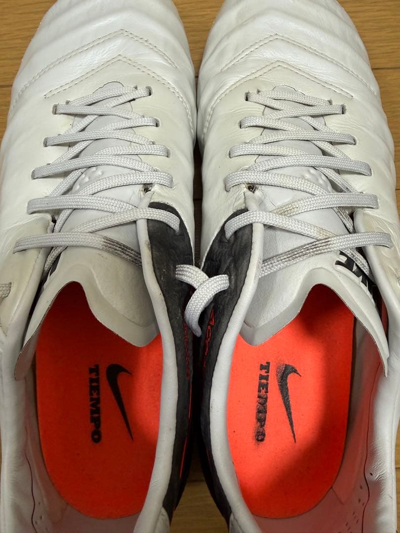 サッカースパイク ナイキ ティエンポレジェンド6