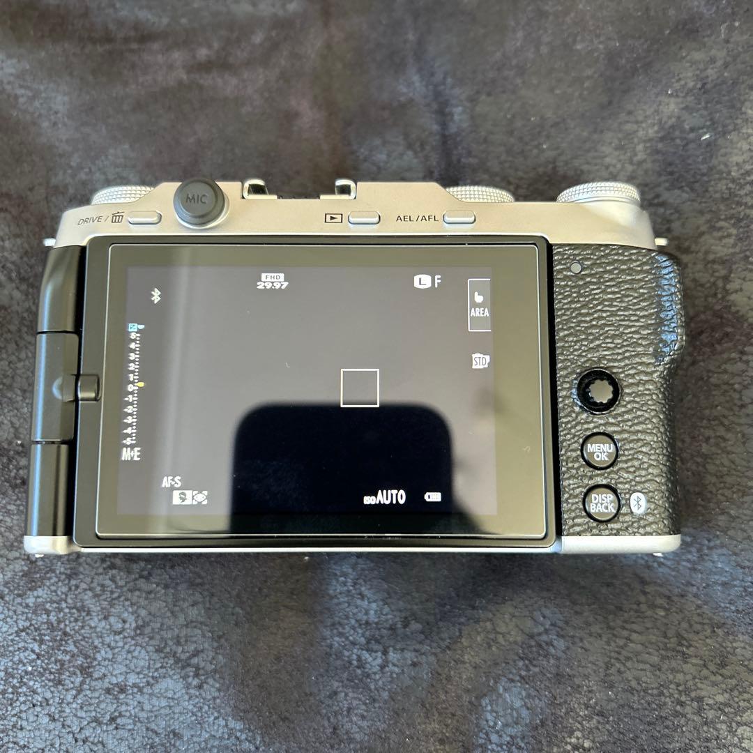FUJIFILM X-M5 ミラーレスカメラ　レンズなし