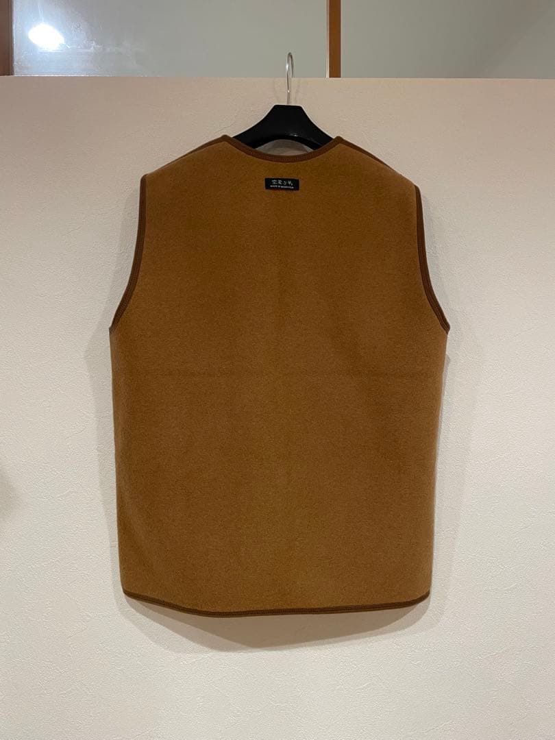 空飛ぶ羊　ベスト ラクダ毛