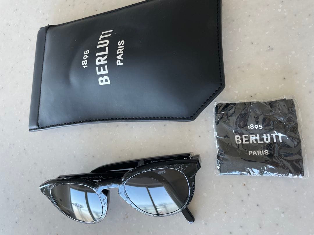 BERLUTI ブラック キャットアイ サングラス