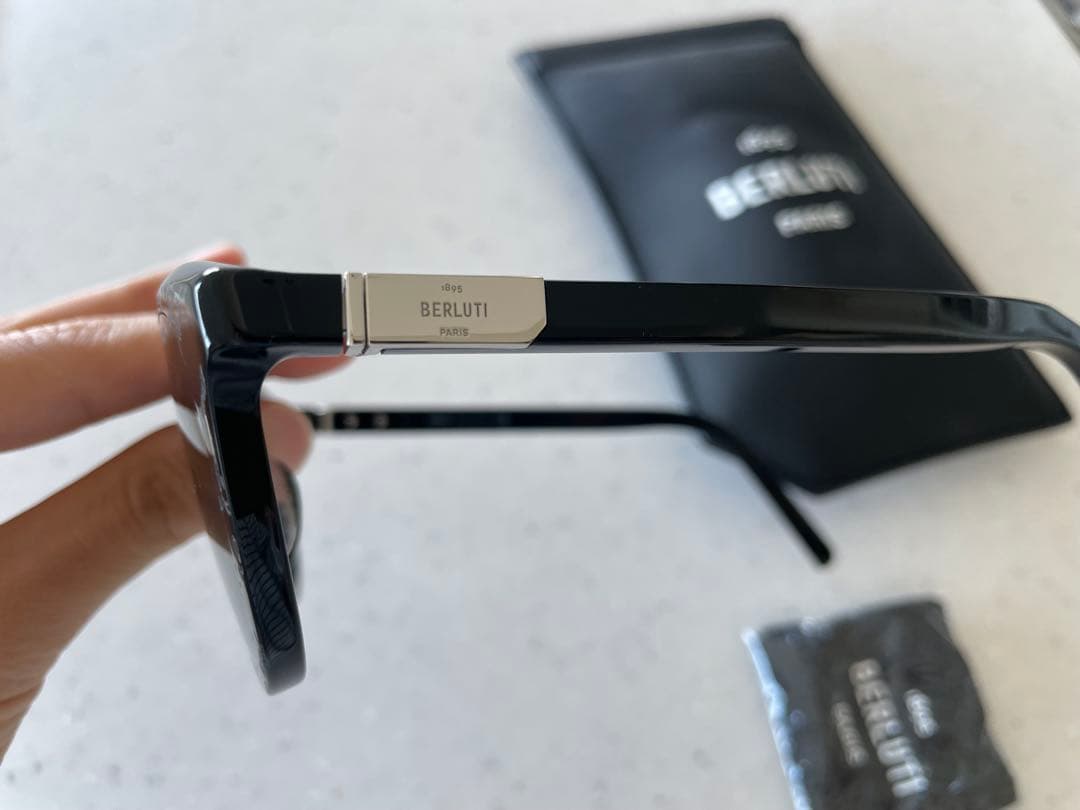 BERLUTI ブラック キャットアイ サングラス