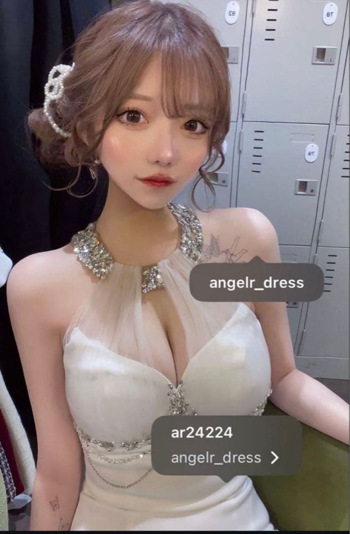 U*）様 n*a様 白ドレス