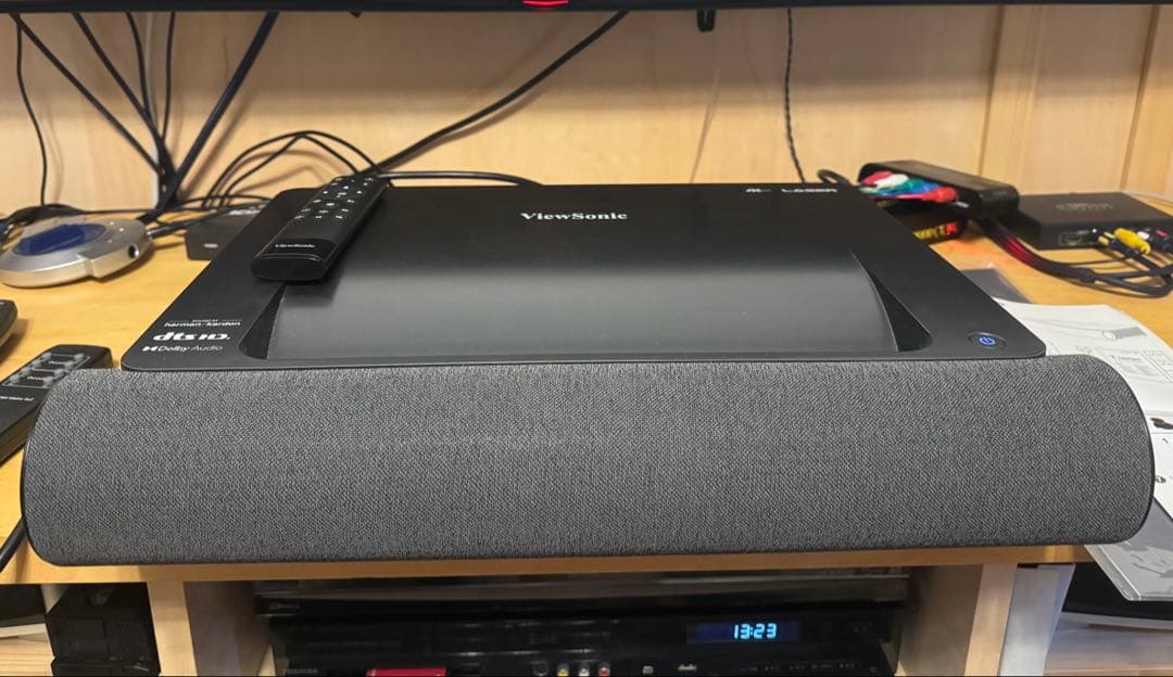 まる。ViewSonic X2000B-4K 超短焦点プロジェクター 本体