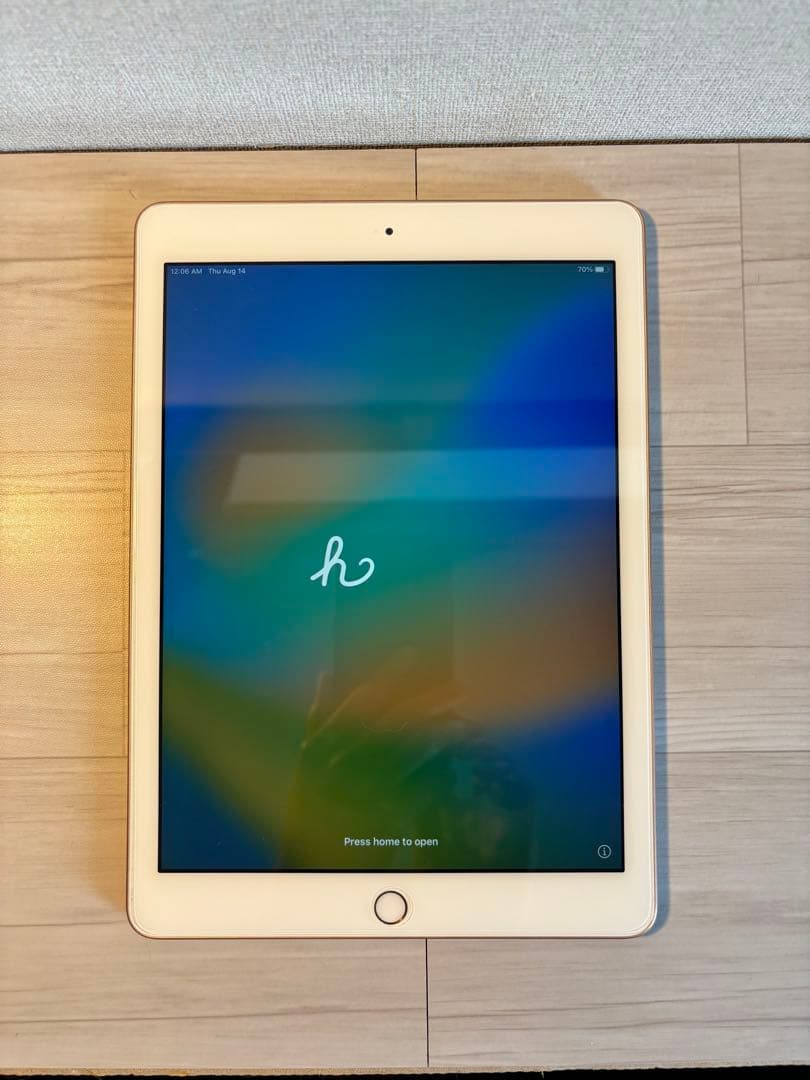 iPad (第6世代) Wi-Fiモデル　128GB ゴールド