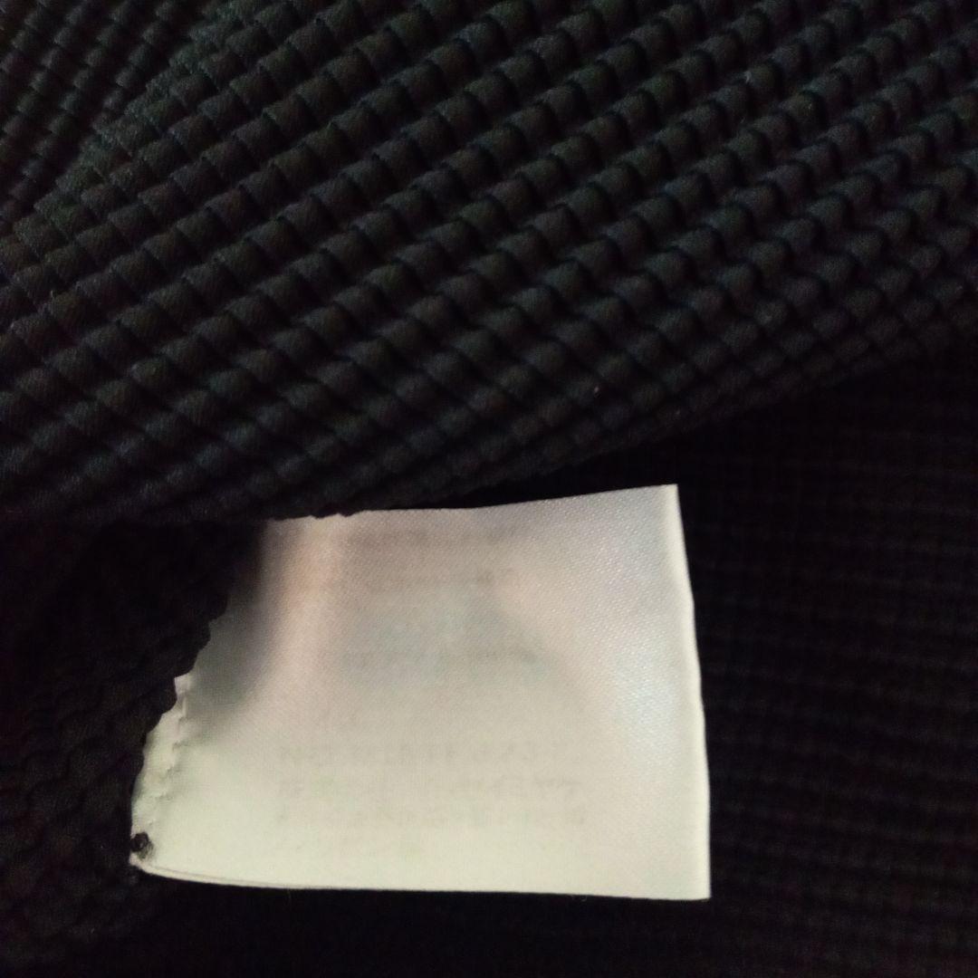 me by issey miyake 　カットソーハイネック長袖　ブラック