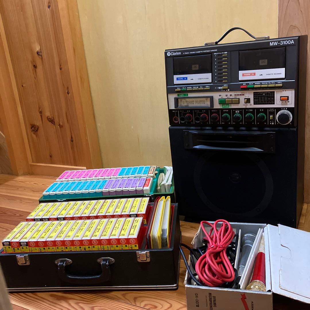 昭和レトロ　カラオケ　8トラックWカセット【ジャンク】品テープ箱付き　マイク付き