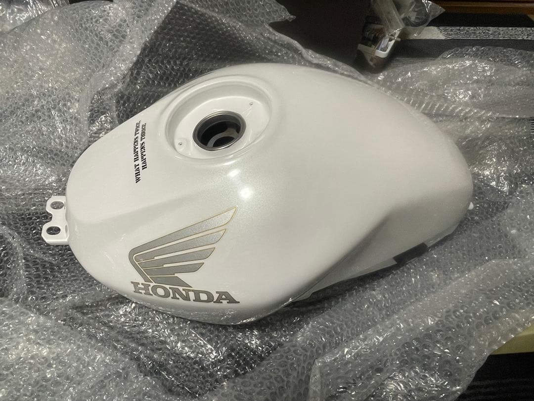 VTR250 FI パールホワイト　ガソリンタンク