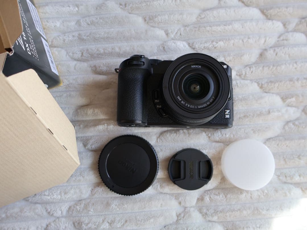【ほぼ新品】 NIKON ニコン Z30 ダブルズームキット Z50 カメラ