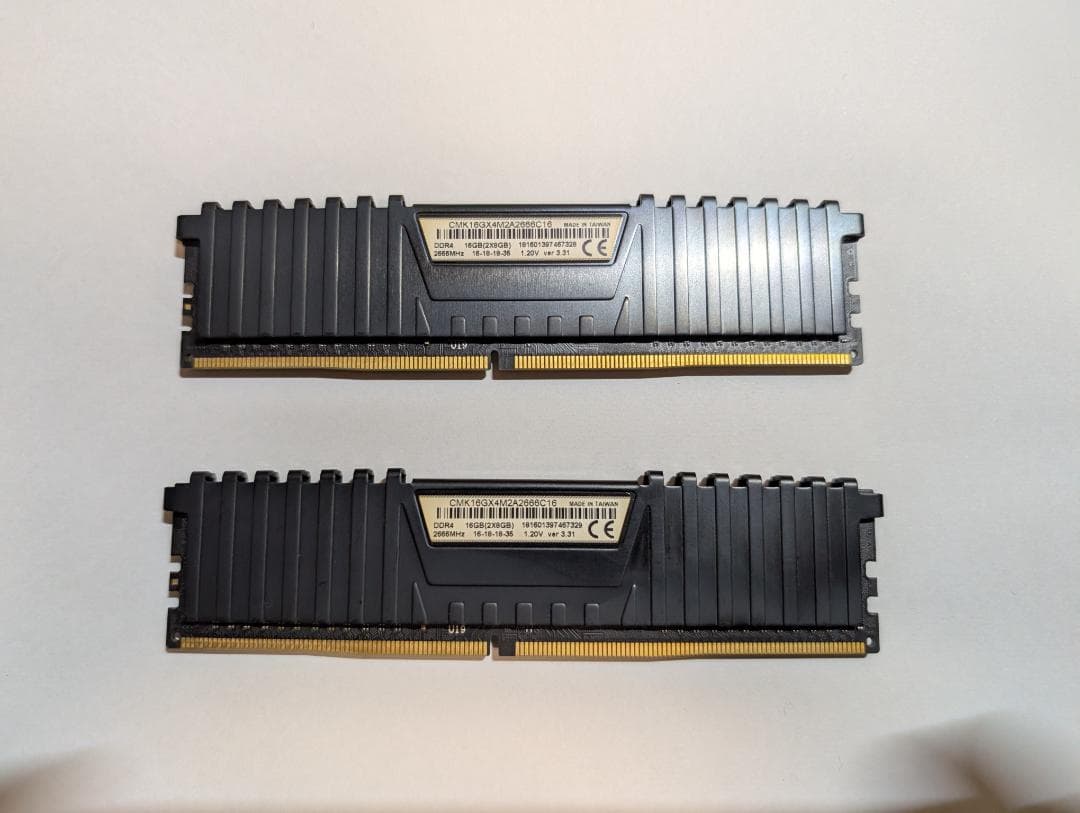 Vengeance LPX DDR4 16Gメモリー 2枚セット