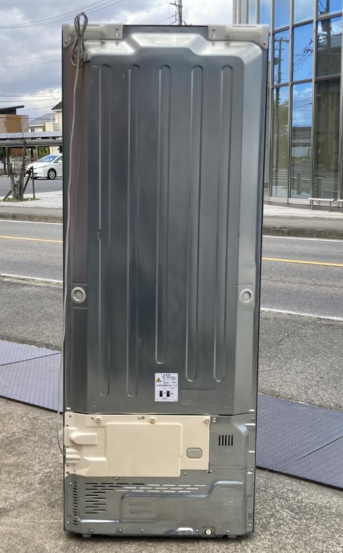 愛知岐阜/送料無料★東芝 548L冷蔵庫　GR-D55F-NT　2011年製