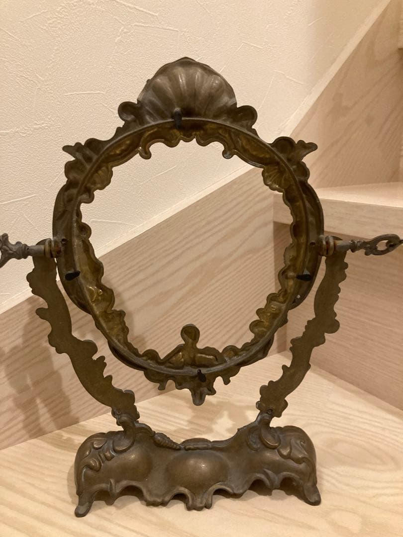 真鍮スタンド 　アンティーク 金属製 フレーム