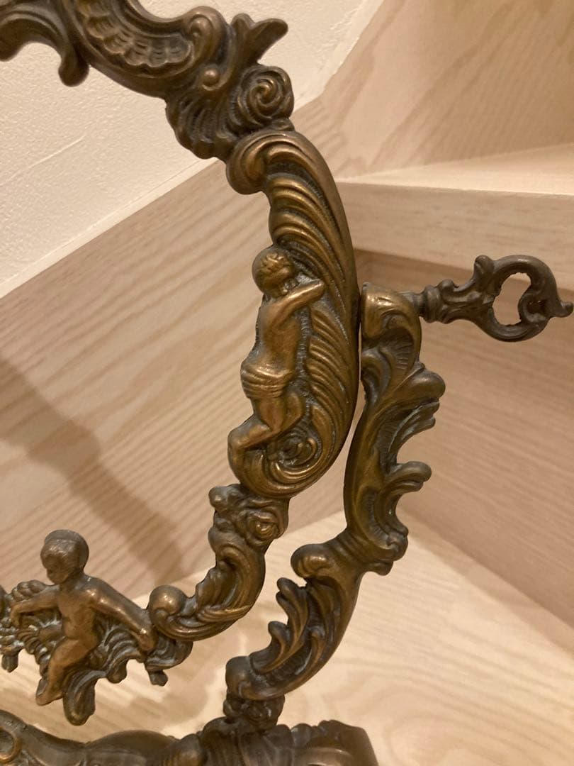 真鍮スタンド 　アンティーク 金属製 フレーム