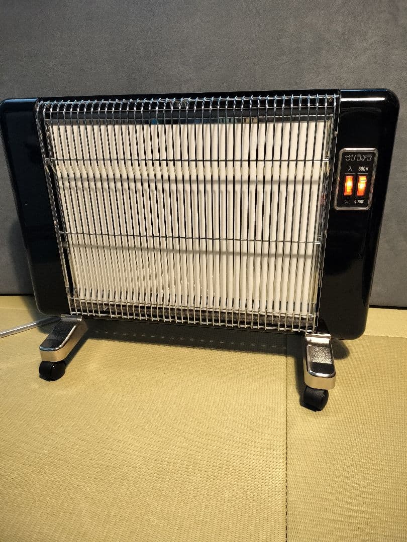 サンラメラ　電気ヒーター 600W ブラック　美品　2018年製