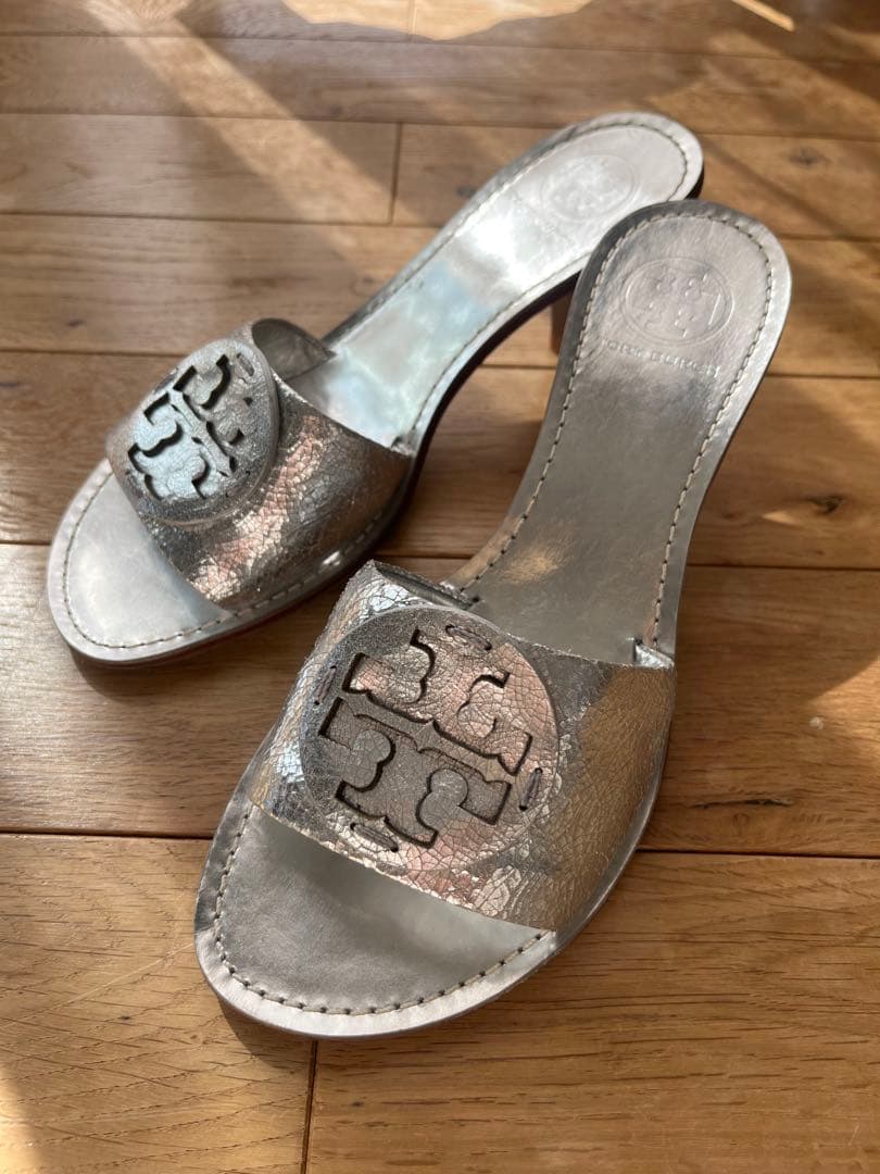 TORYBURCH トリーバーチ　シルバー レザー フミュール