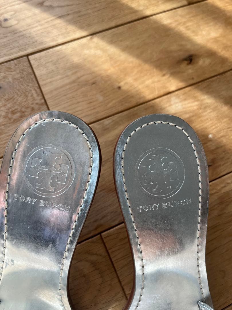 TORYBURCH トリーバーチ　シルバー レザー フミュール