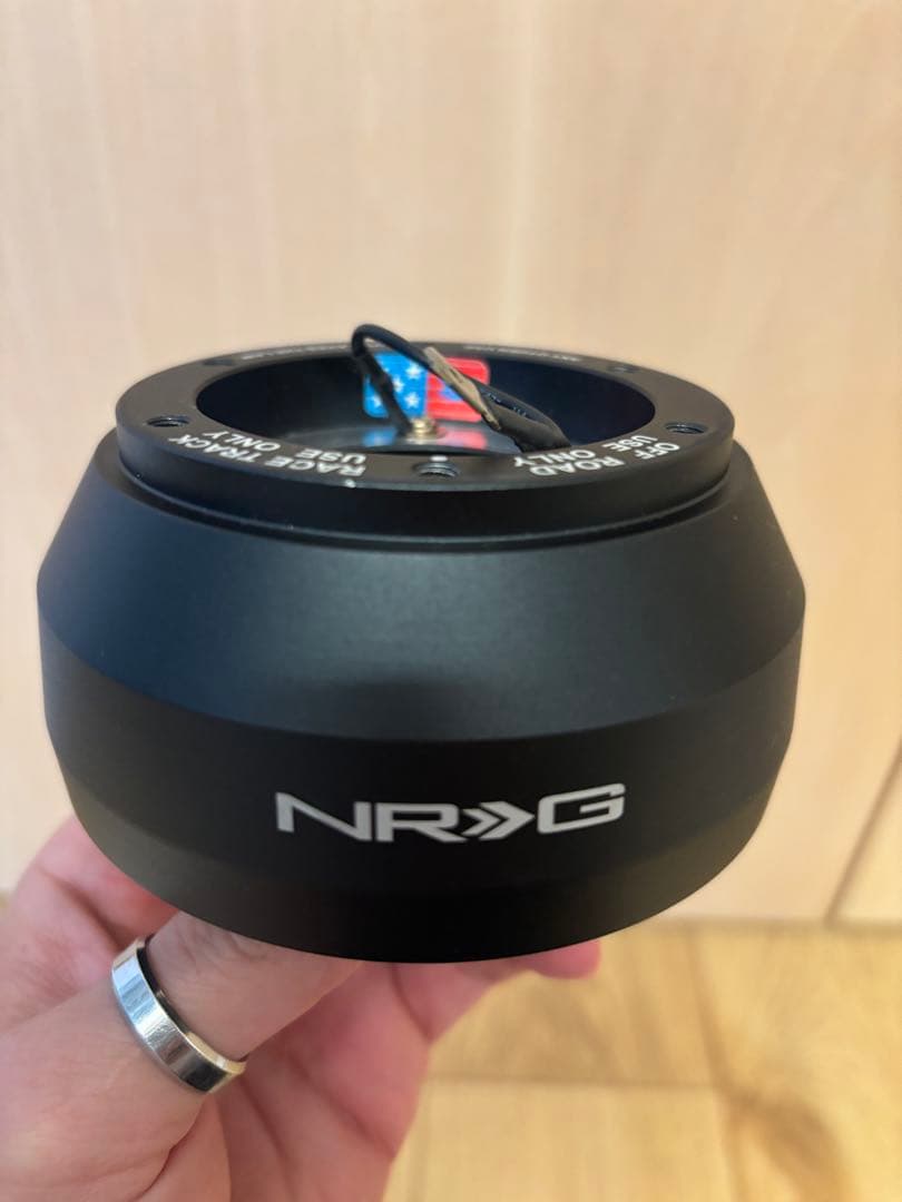 momo ステアリング NRGクイックリリース　ステアリングSWカーボンプレート