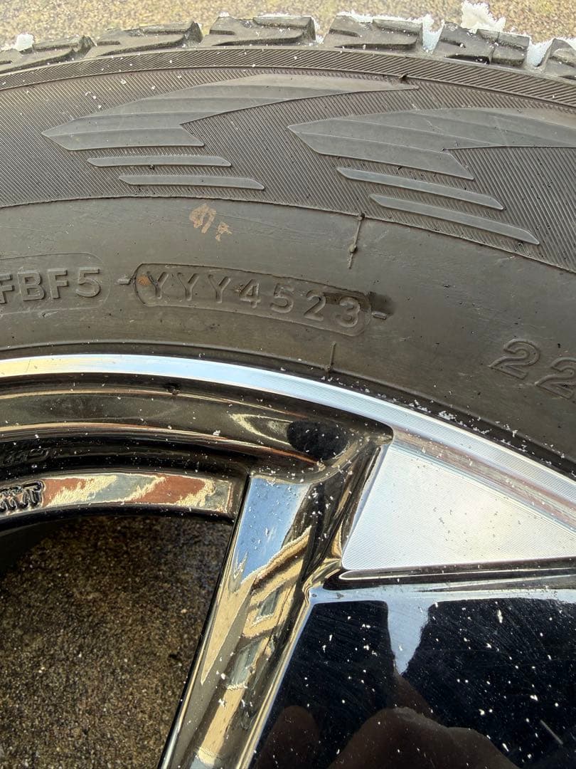 レアマイスター　プレミックスVERAN V 17インチ４本スタッドレスタイヤ付き