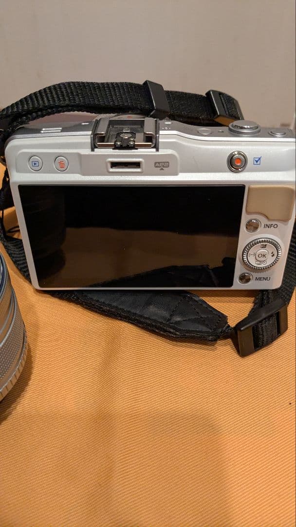 OLYMPUS pen mini e-pm2 ボディ レンズ2本(単焦点ズーム)