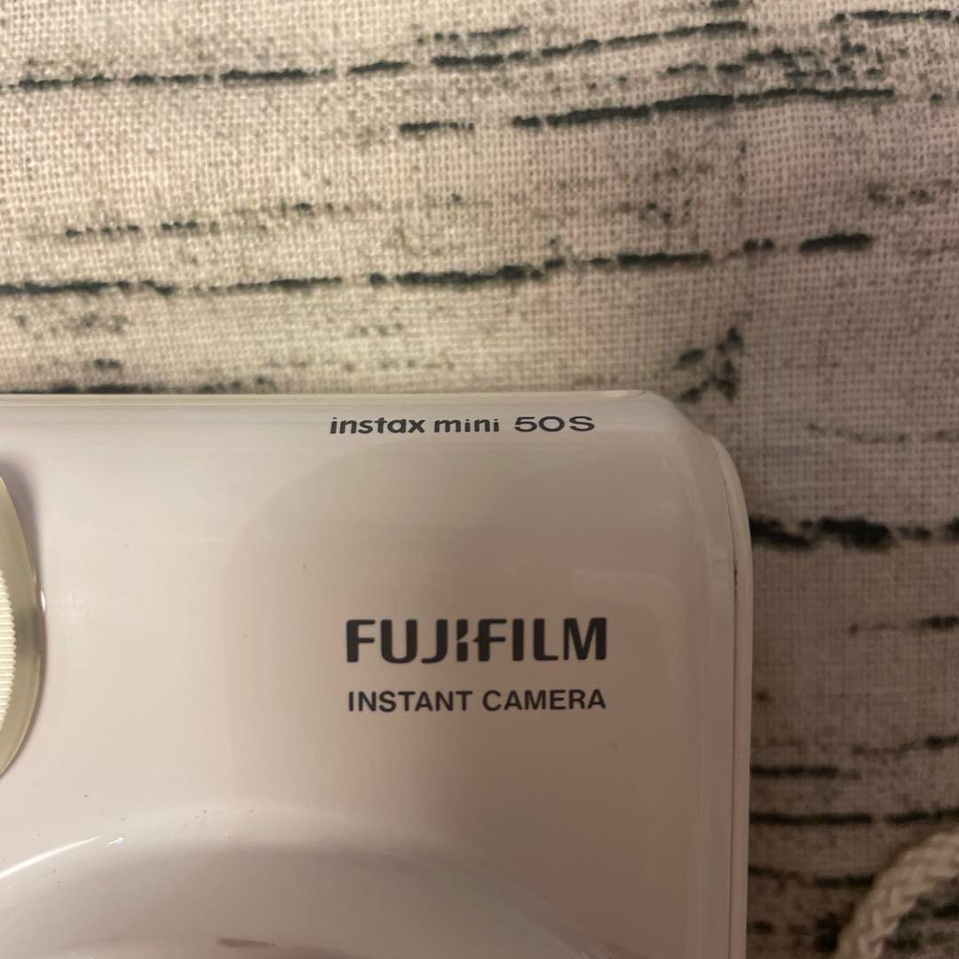 チェキ　ピアノホワイト　instax mini 50S FUJIFILM カメラ