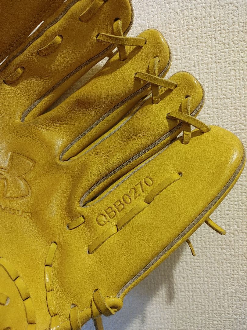 アンダーアーマー　希少　軟式　投手 イエロー　右投げ　指カバー