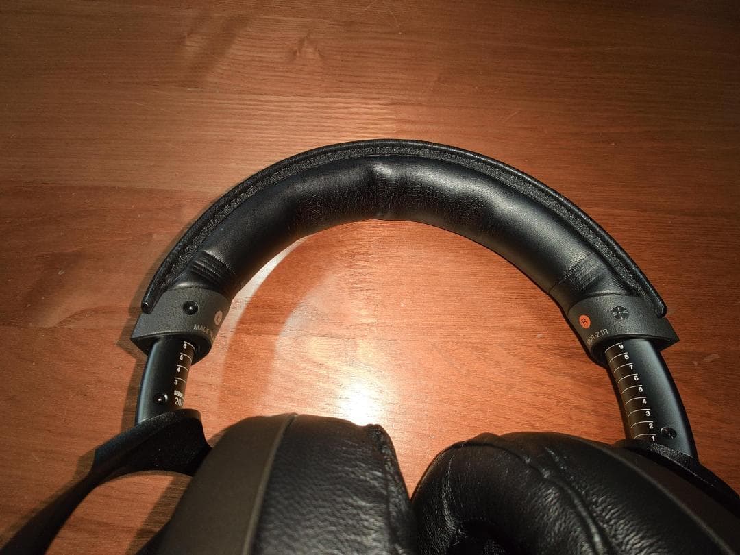 SONY MDR-Z1R & MUC-B20SB1 & キャリングケース