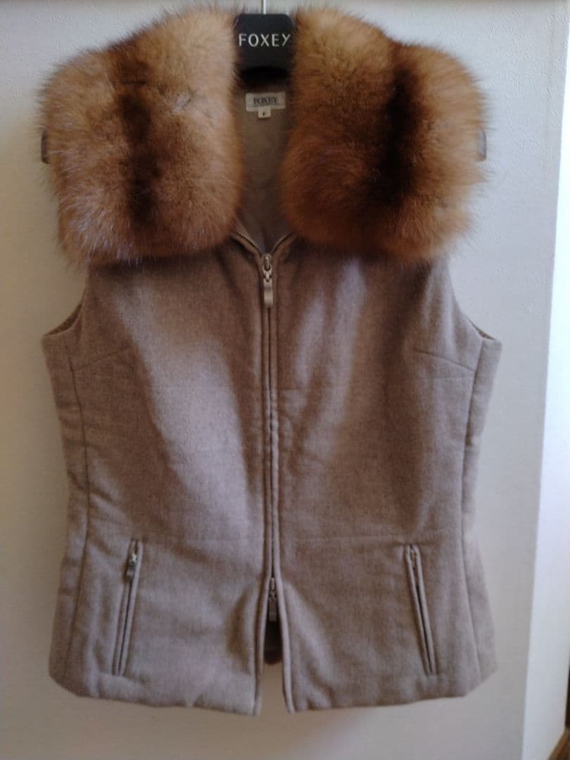 FOXEY ブティック　セーブルファー付きベスト　Fサイズ　グレー×ブラウン