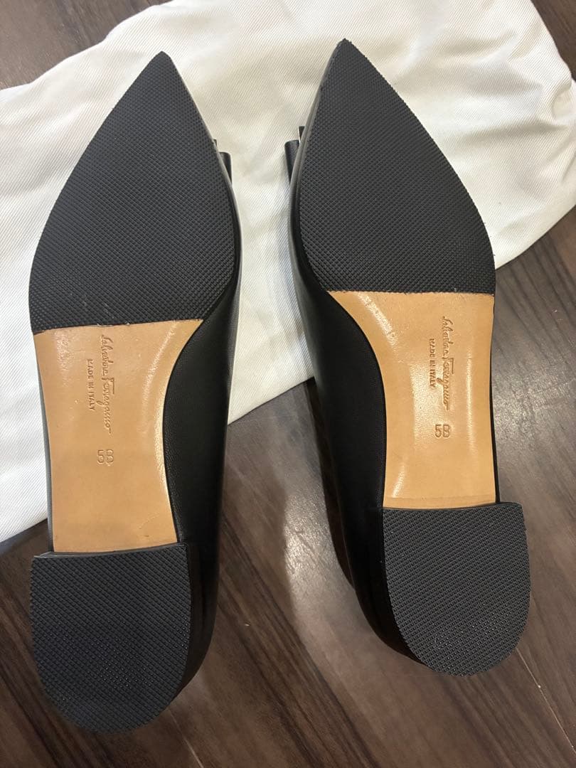 フェラガモ フラットシューズ