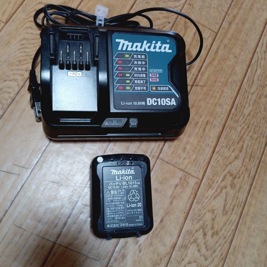 マキタ10.8V充電式クリーナCL107FD 純正バッテリー、充電器付