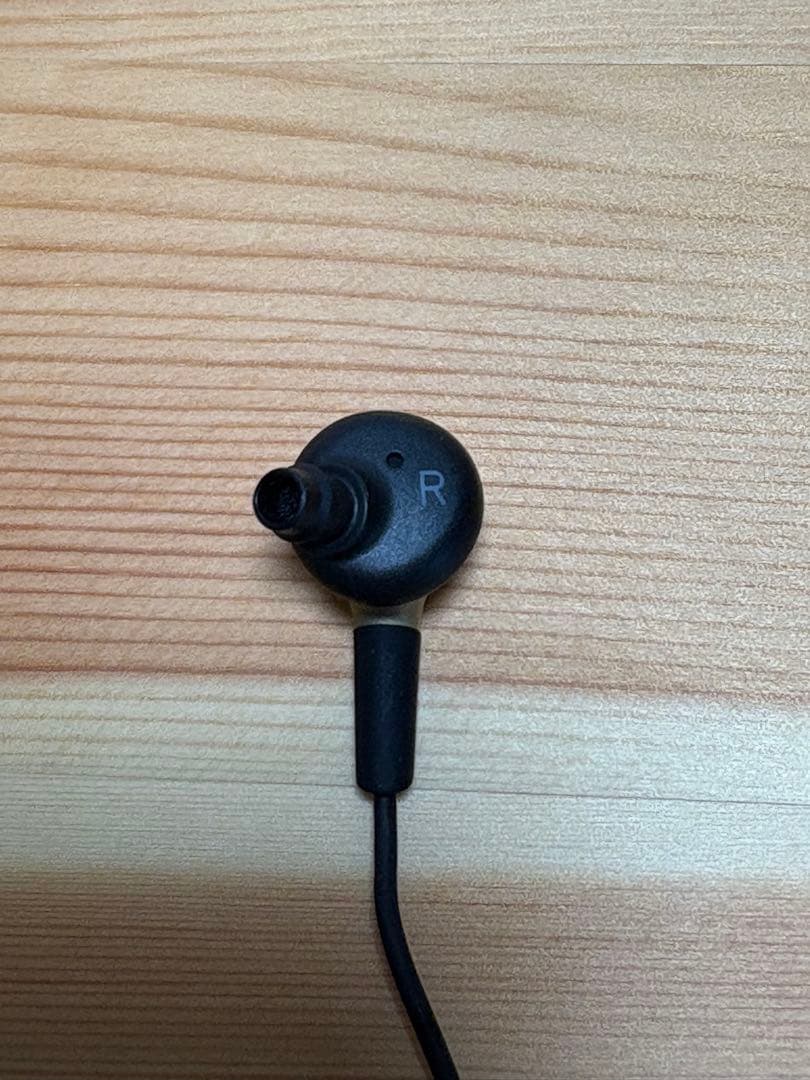 Beoplay H3 Golden Bang and Olufsen イヤホン