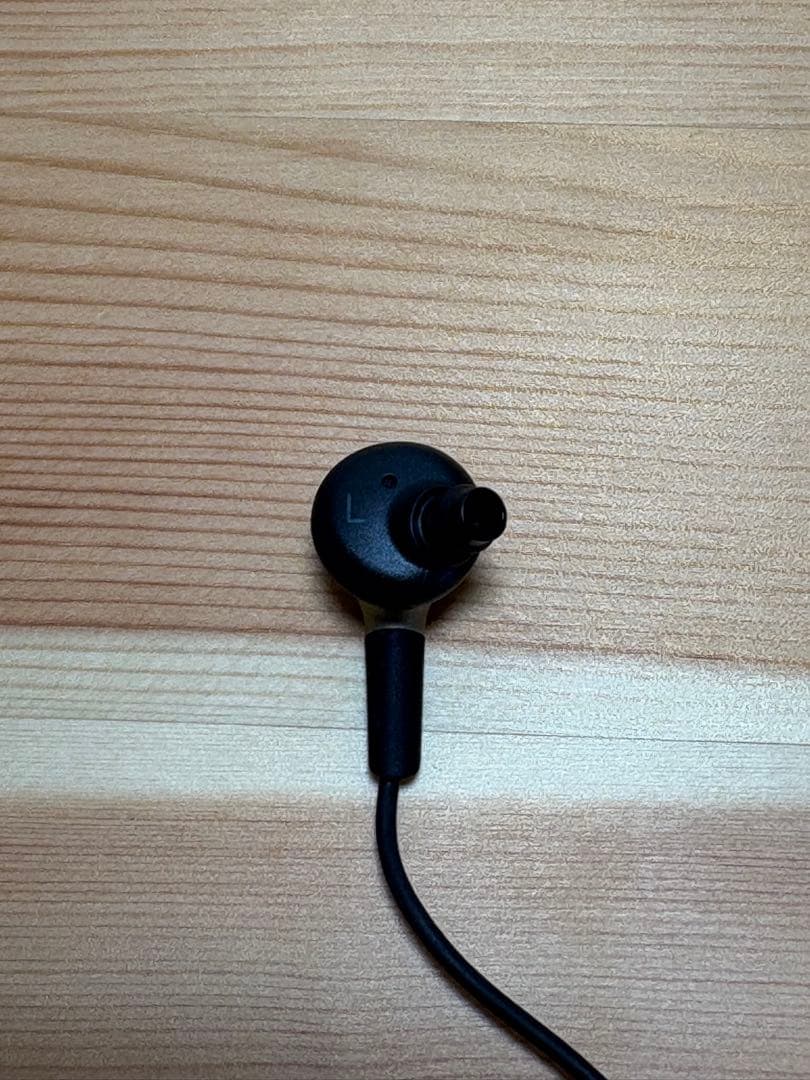 Beoplay H3 Golden Bang and Olufsen イヤホン