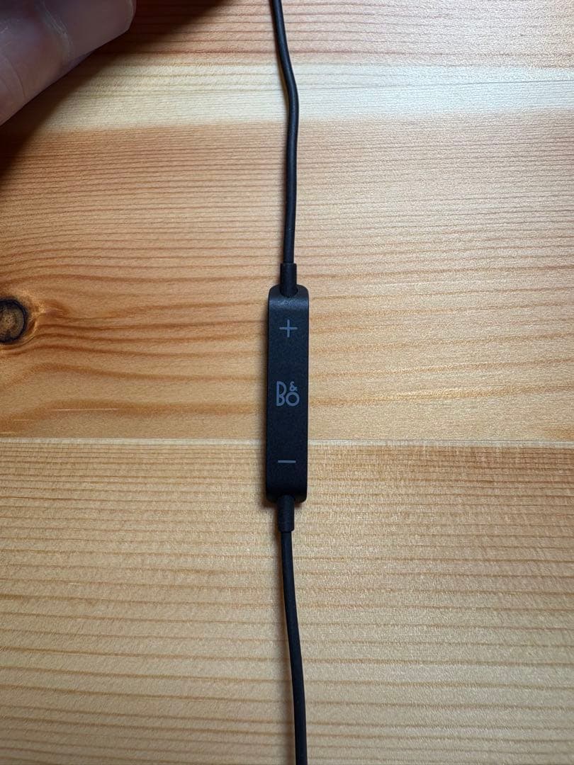 Beoplay H3 Golden Bang and Olufsen イヤホン