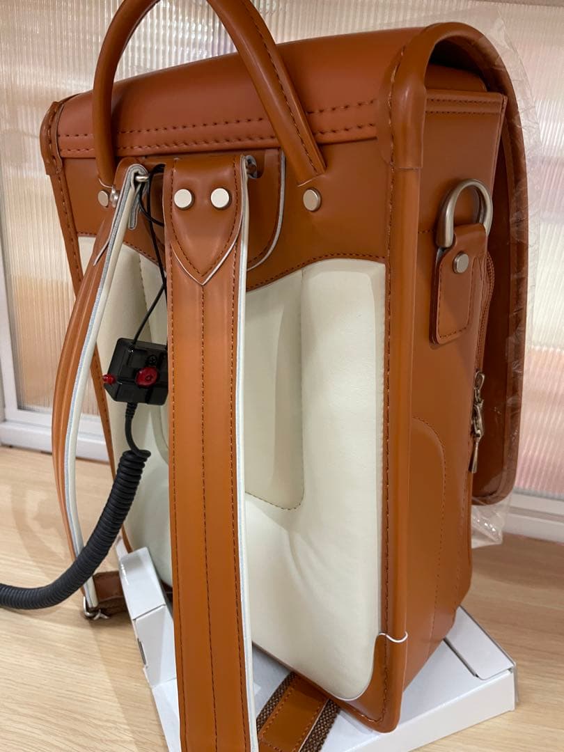 新品・未使用　男女兼用イオン３STYLEランドセル（キャメル色）