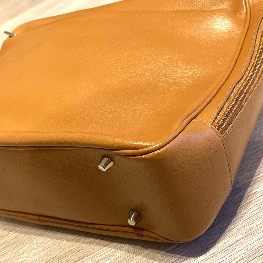 フルラ　FURLA ビジネスバッグ　ショルダー　バック　パソコン　ブリーフケース