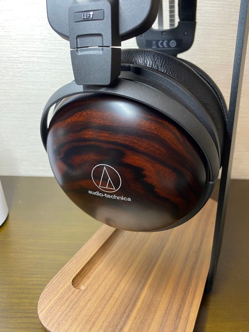 オーディオテクニカ　ATH-AWKT 密閉型ヘッドホン　【最終値下げ】