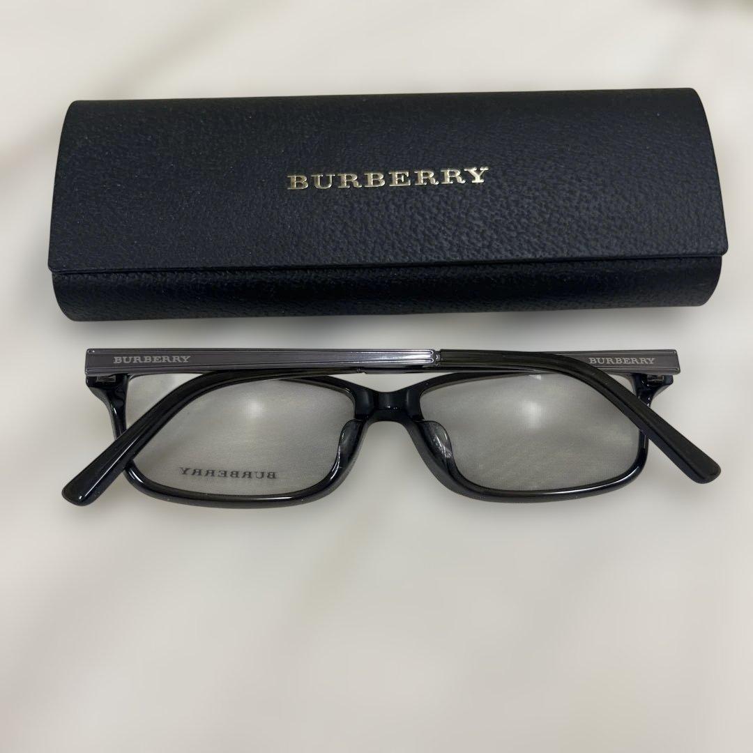 BURBERRYのメガネ