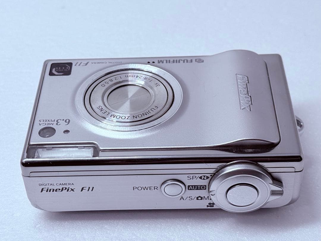Fujifilm FinePix F11 コンパクトデジタルカメラ