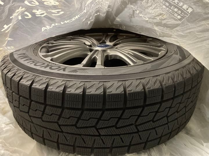 毎日値下げ実施中！新品同様215-60-16ヨコハマスタッドレス