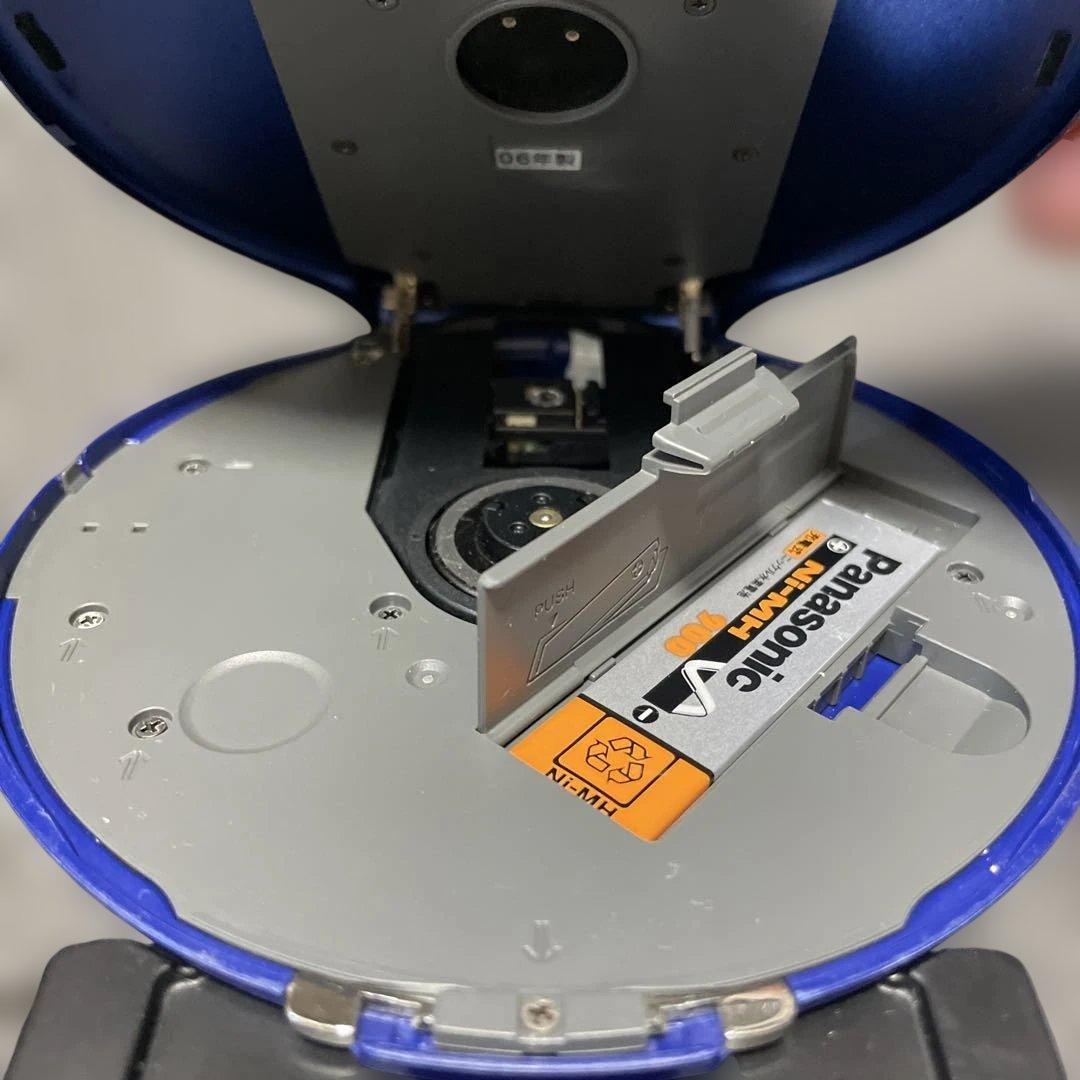 SONY D-NE920 EBP-J101 本体と乾電池ケース　ジャンク　06年