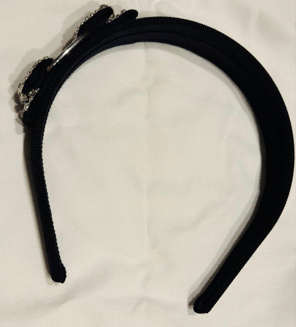 フェラガモブラッククリスタルヘアバンド