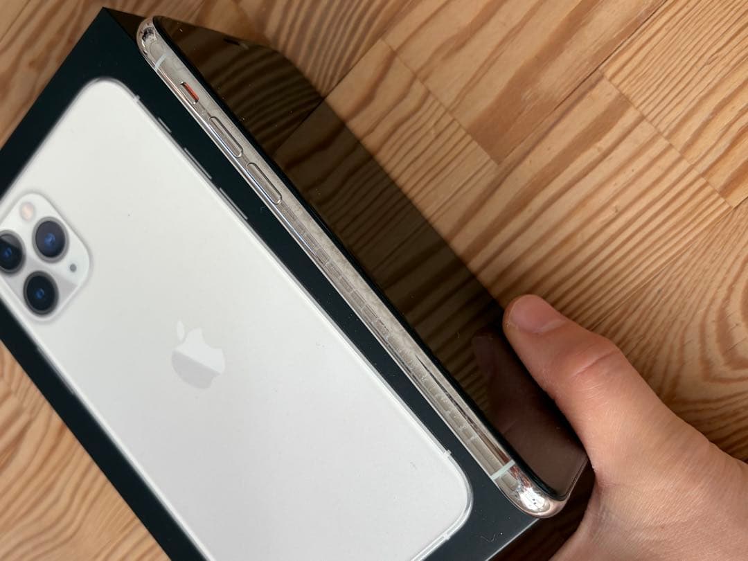Apple iPhone 11 Pro シルバー 本体　64gb 箱付き