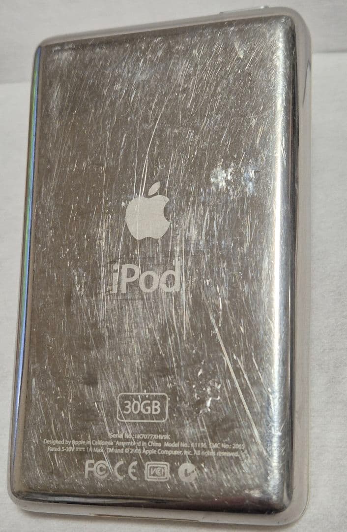 iPod classic 第5世代 30GB 本体＋箱　 動作確認済 外装傷あり