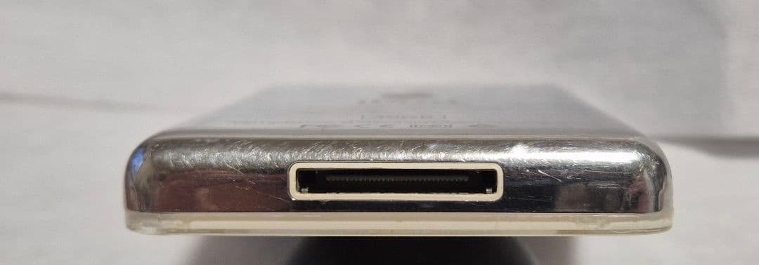 iPod classic 第5世代 30GB 本体＋箱　 動作確認済 外装傷あり