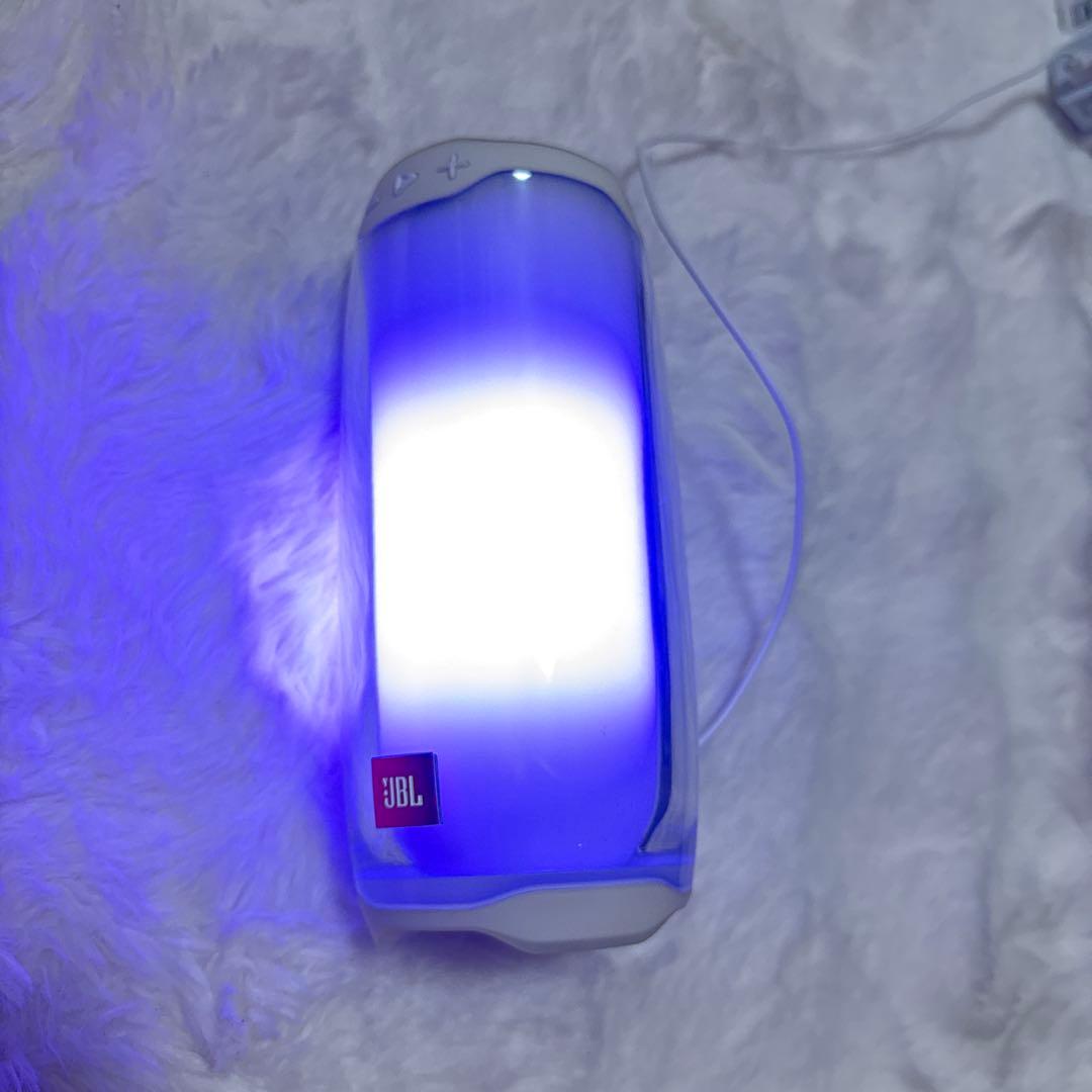 JBL スピーカー ホワイト/LEDライト搭載