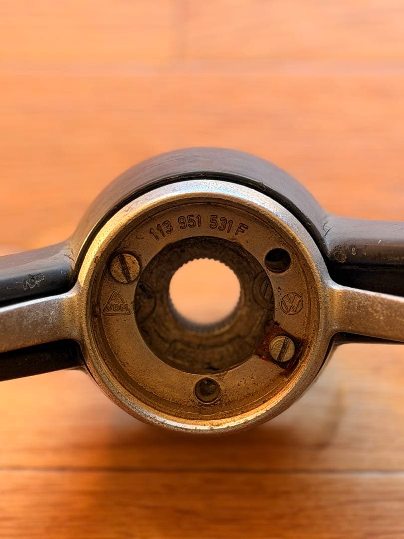 フォルクスワーゲン 純正 ステアリングホイール VDMビートル / カルマンギア