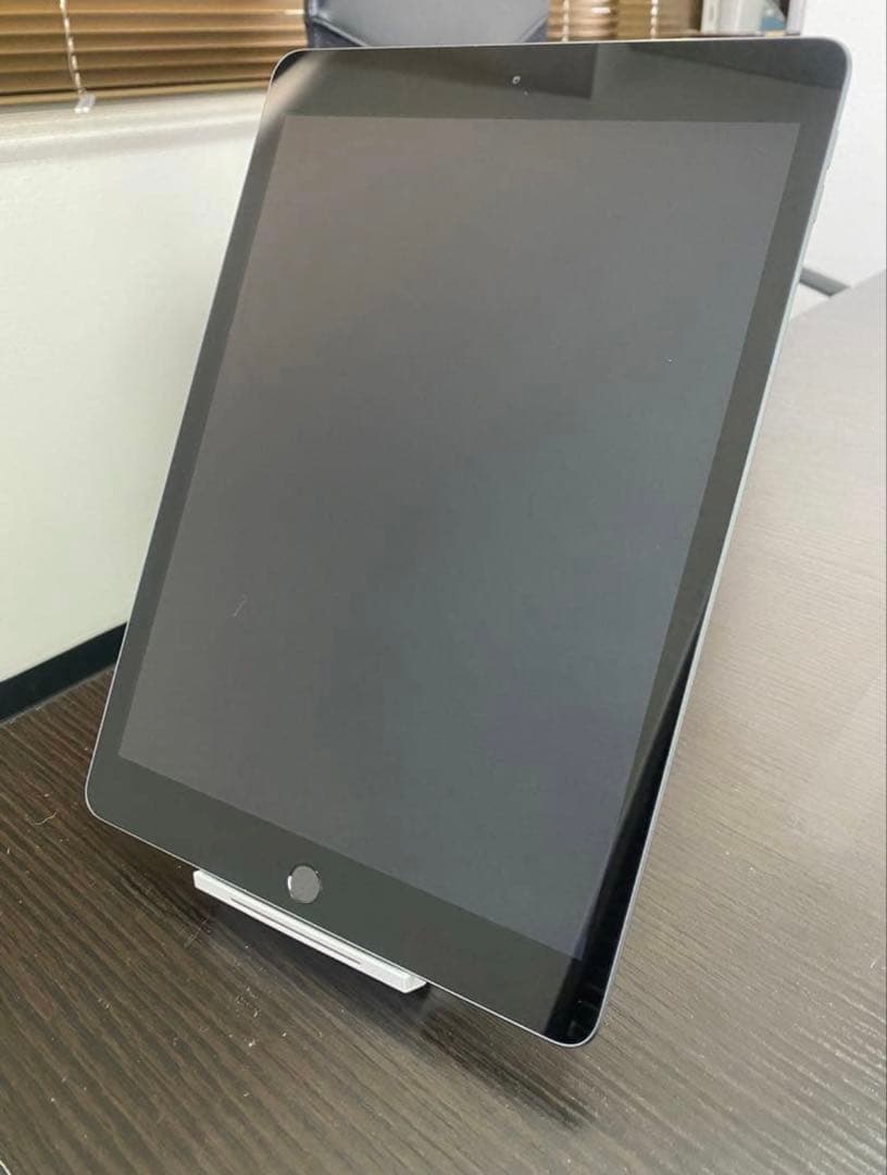 A2270 タブレット iPad 第8世代 大容量32GB 本体のみ