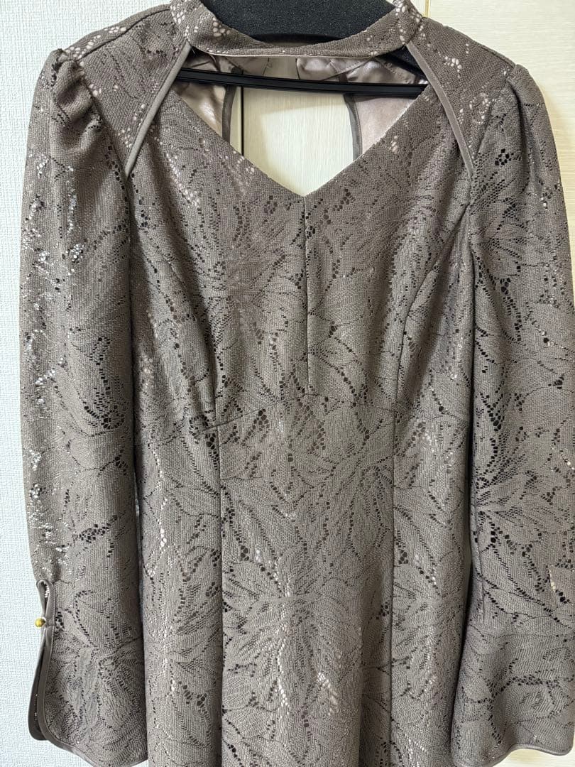 Kana バックオープンティアドロップワンピース