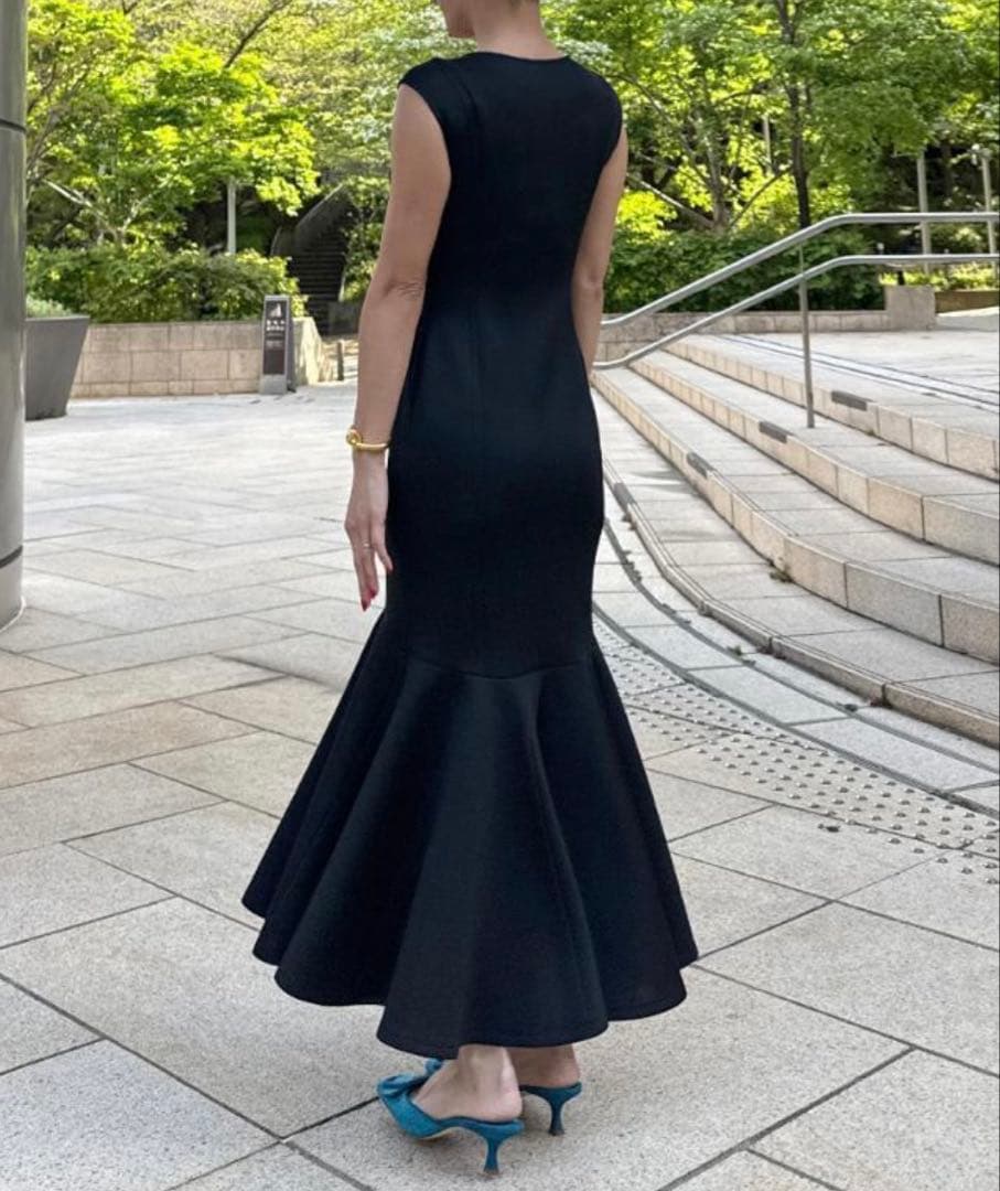 R【未使用】JENNE マーメイドカットソーワンピース Mサイズ ブラック